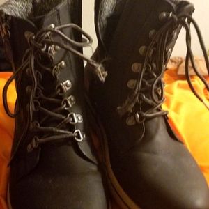 Excellent condition boots